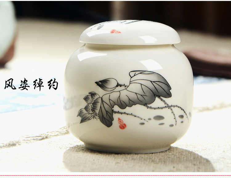 Čínská čajová dóza - bílá keramika（Lotosy）