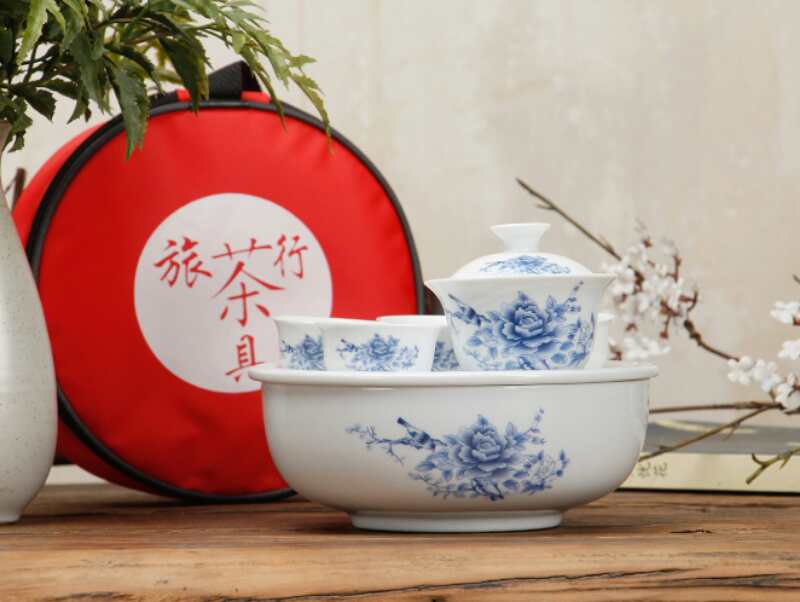 Čínský Kungfu čajový set---Činský bílý porcelán ( malý)(Pivoňky a ptáci)