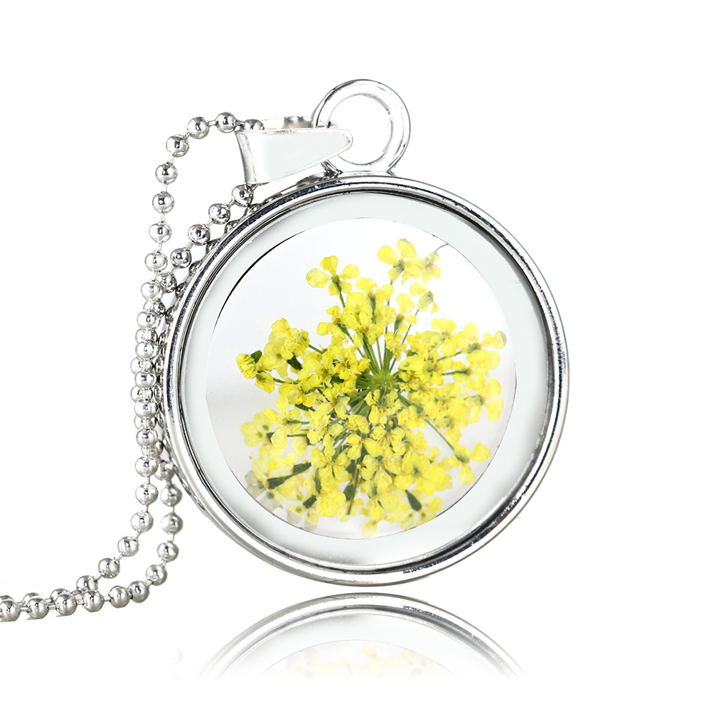 Náhrdelník s přírodním květinami -----Žluté květy (stříbrná barva) 