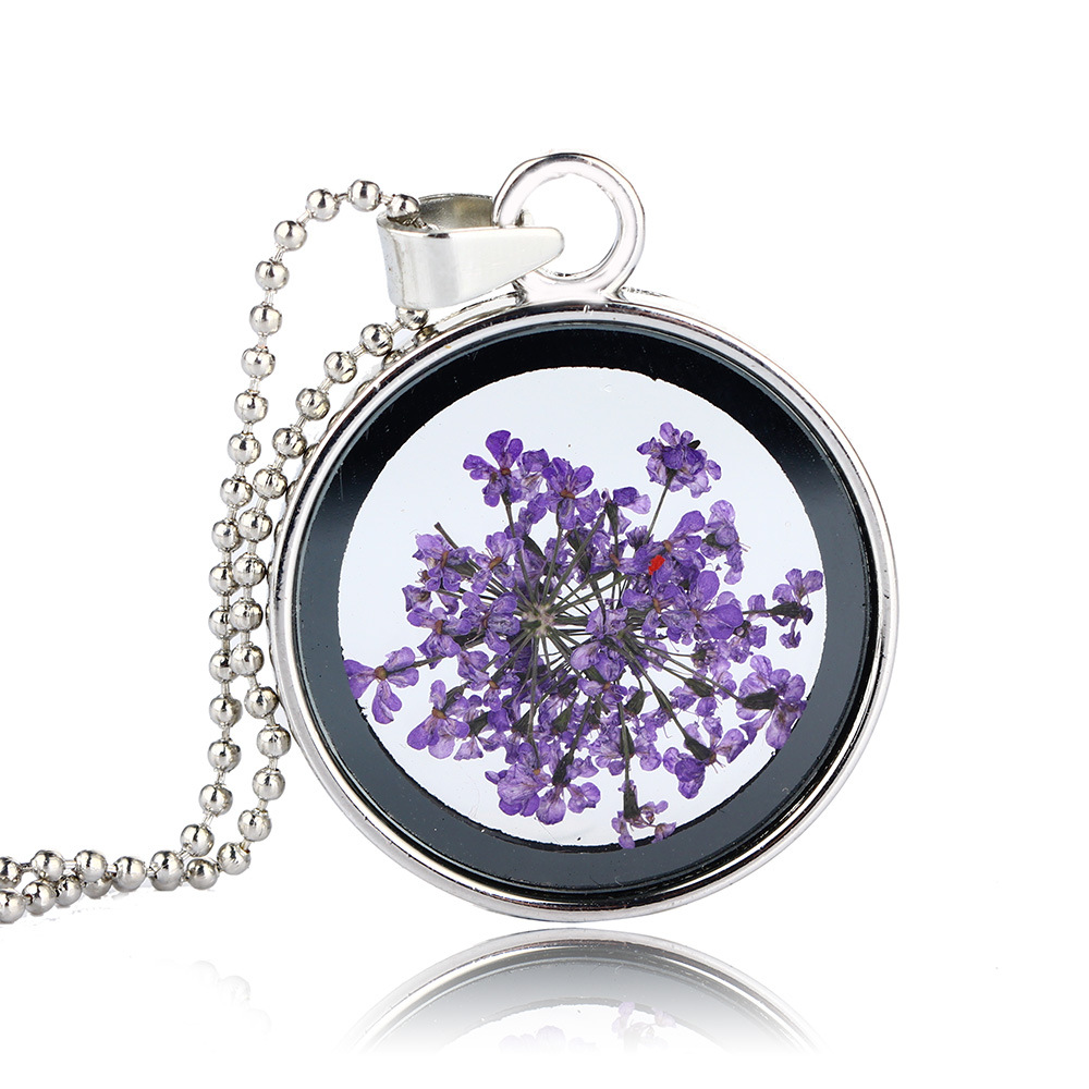 Náhrdelník s přírodním květinami -----Fialové květy (stříbrná barva) 