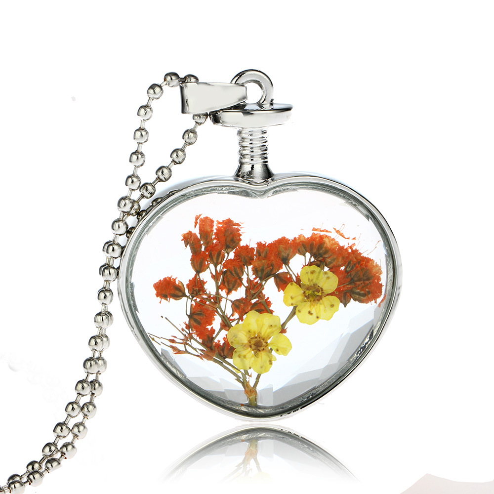 Náhrdelník s přírodním květinami -----Srdce 1 (stříbrná barva) 