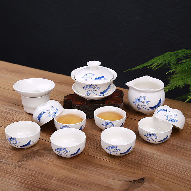 Čínský Kungfu čajový set---Činský bílý porcelán ( Modré lotosy ）1