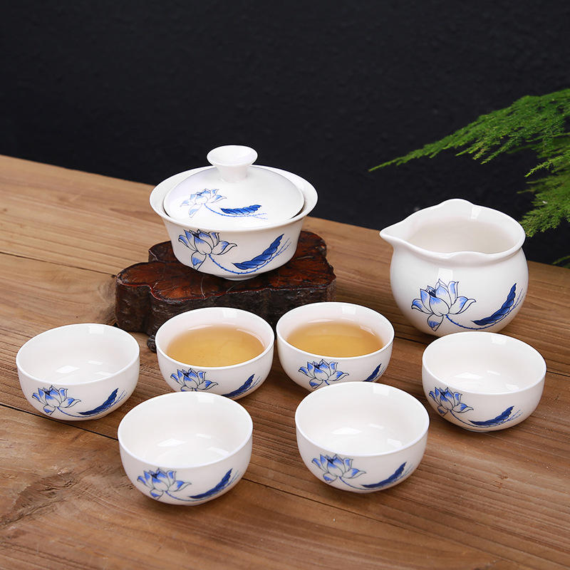 Čínský Kungfu čajový set---Činský bílý porcelán ( Modré lotosy ）2