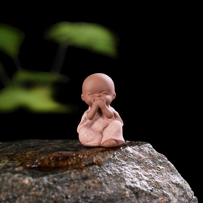 Čínský zen malý mnich Ornament----Malý mnich, který nemluví (růžový)