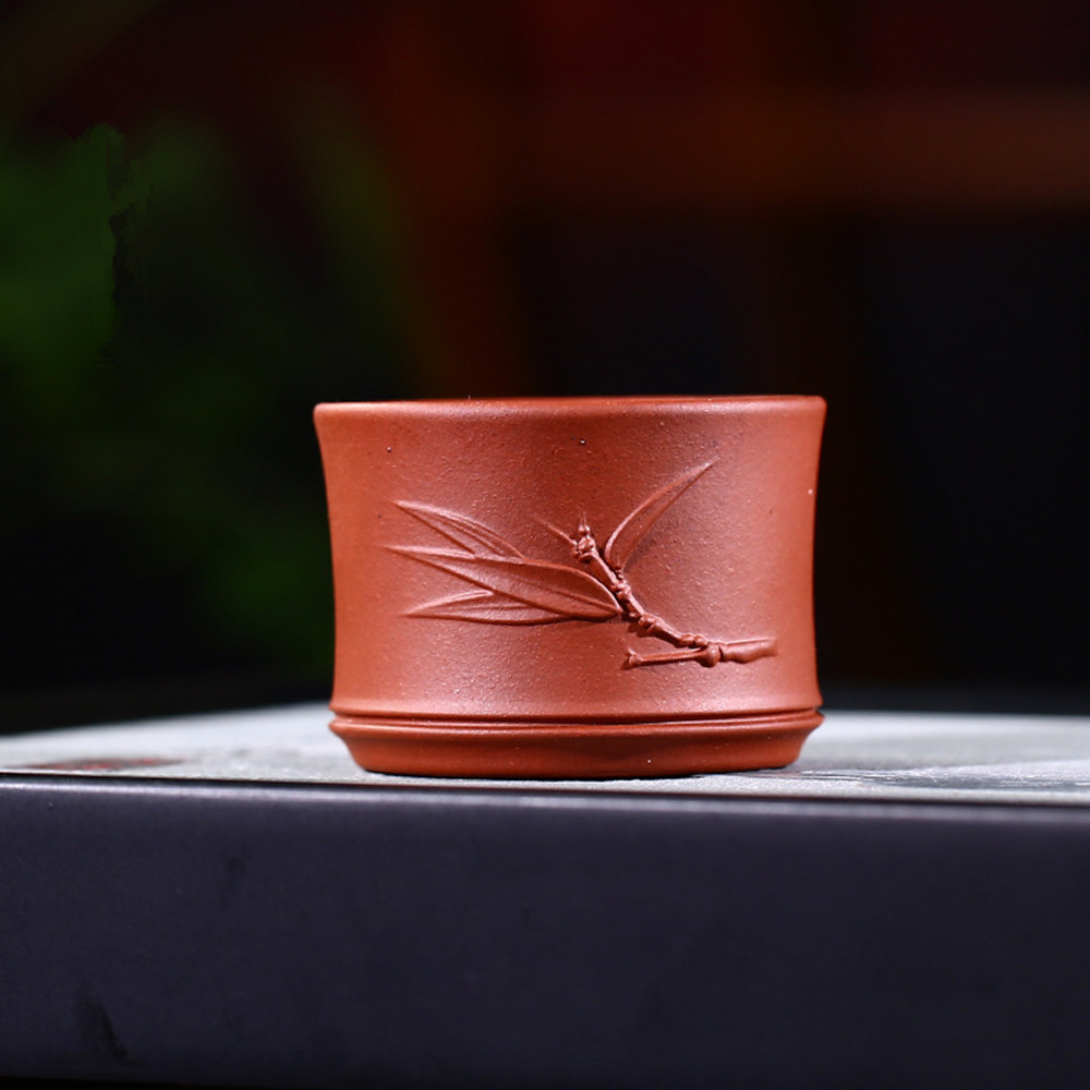 Šálek čaje s bambusovými listy-Červená hlína