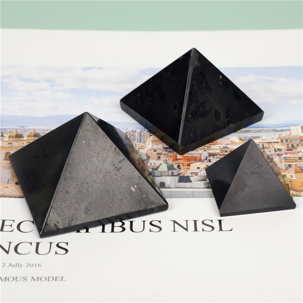 Obsidiánová Pyramida Desktop Ornament  3-3.5cm