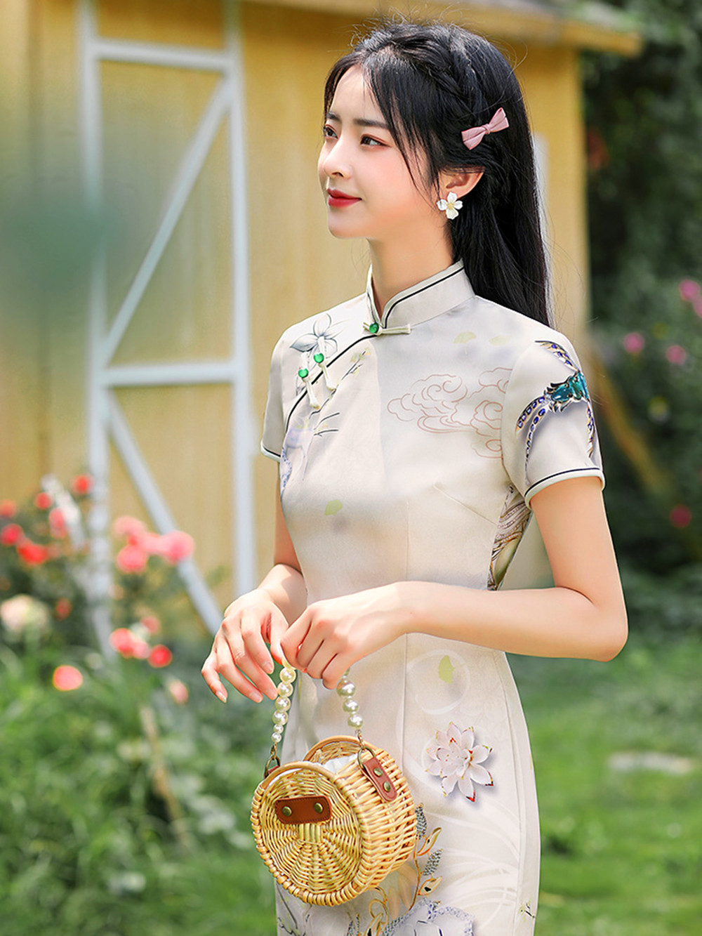 Čínské šaty cheongsam（Lotos, jelen a páv）
