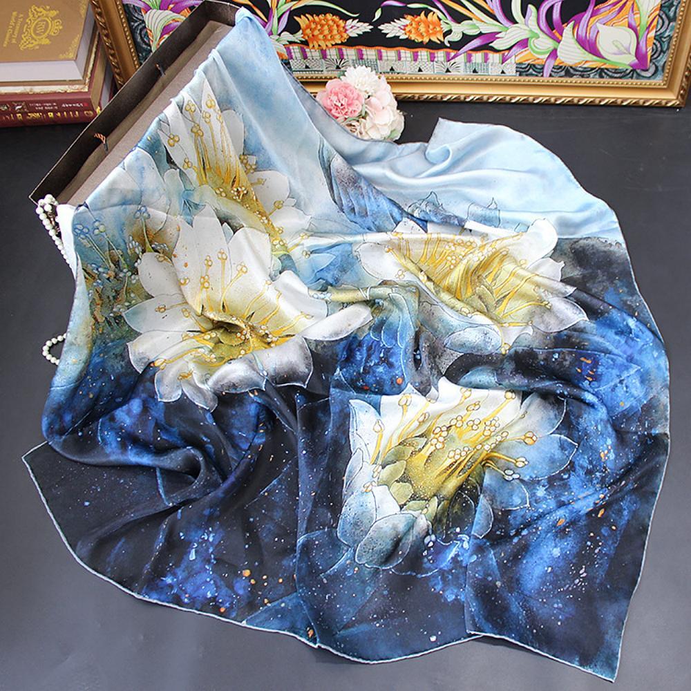 Velký šátek z hedvábí- Bílé lotosy