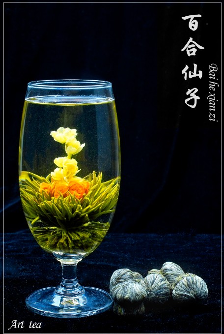 Kvetoucí čaj - Lilie víla (Bai He Xian Zi)